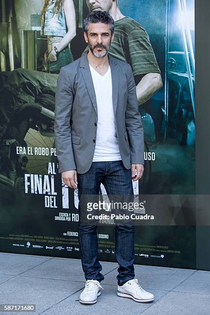 Actor Leonardo Sbaraglia attends 'Al Final Del Tunel' photocall at Warner Bros. Office on August 8, 2016 in Madrid, Spain.