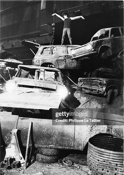 Alain Bashung filming for the movie 'Le cimetière des voitures' of Arrabal, France, 1981.