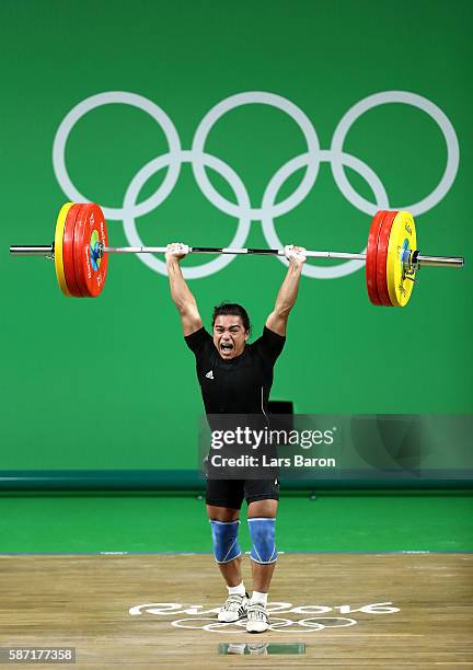 Julio Cesar Salamanca Pineda of El Salvador competes during the Men's 62kg Group B weightlifting contest on Day 3 of the Rio 2016 Olympic Games at...