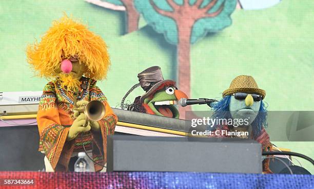 15 Zoot Of Muppet Band Dr Teeth Stock Photos, High-Res Pictures, and ...