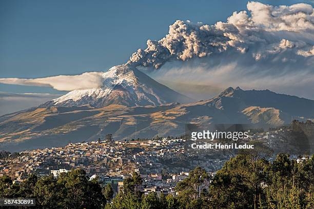 volcano cotopaxi in eruption - quito stock pictures, royalty-free photos & images