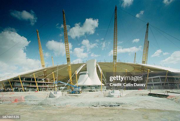 The builder's rite of 'topping out' takes place as the Millennium Dome reaches completion, London, 22nd June 1998.