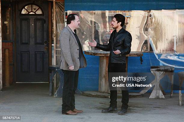 Cogo Todo Lo Que Puede Llevar" Episode 109 -- Pictured: Dave Maldonado as Leon, Peter Gadiot as James Valdez --