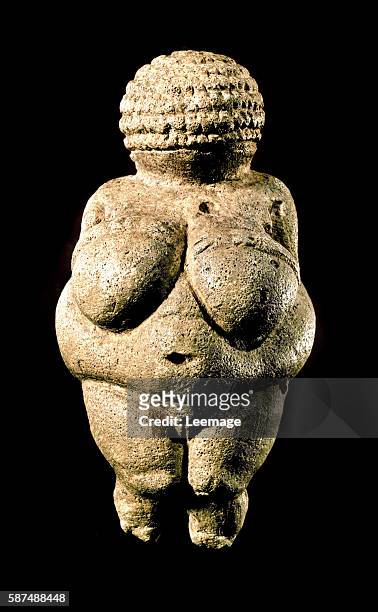 Venus of Willendorf - Oolitic limestone, h. 11 cm, Upper Paleolithic, 22000-21000 BC - Naturhistorisches Museum, Vienna