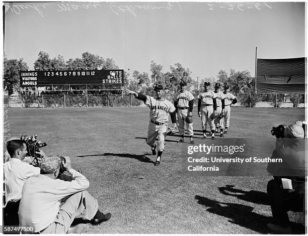 90 Ted Kluszewski” Baseball Stock Photos, High-Res Pictures, and Images ...