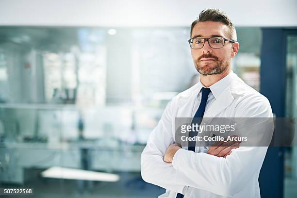 allow me to take care of your health issues - laboratoriumjas stockfoto's en -beelden