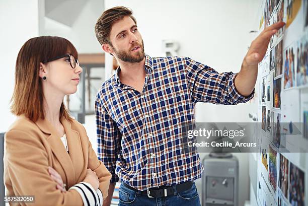 a criatividade é inteligência divertir-se - roteiro imagens e fotografias de stock