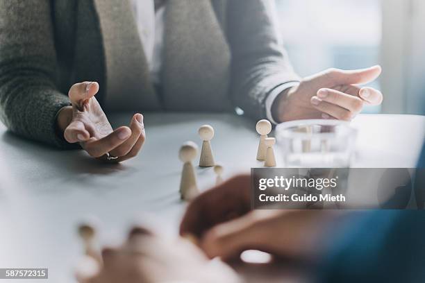 coaching situation - führung stock-fotos und bilder