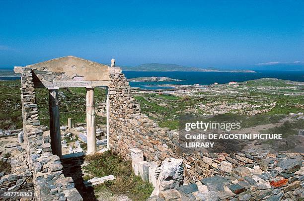 Delos Window History Of Delos Photos and Premium High Res Pictures - Getty Images