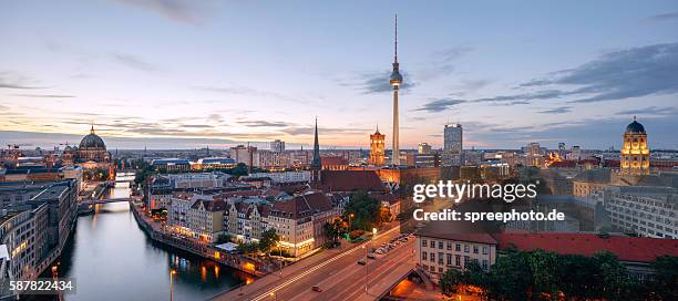 berlin skyline - berlin skyline stock pictures, royalty-free photos & images