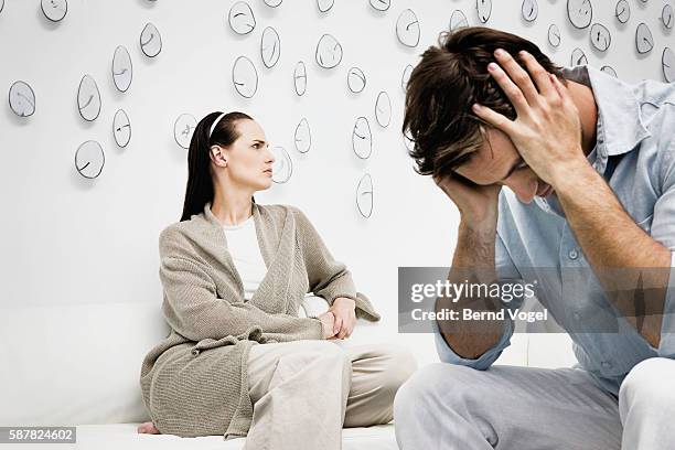 couple having an argument - couple breakup stock pictures, royalty-free photos & images