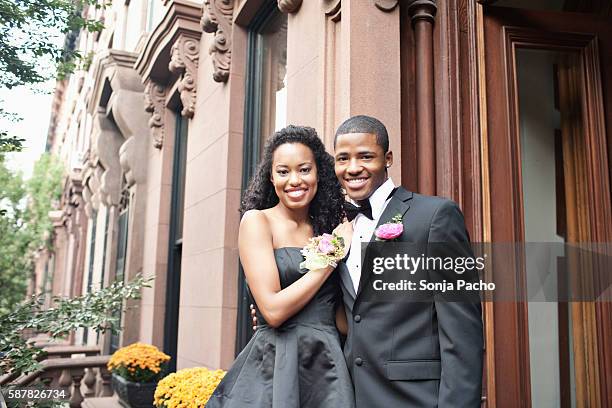 portrait of couple going to prom - prom imagens e fotografias de stock