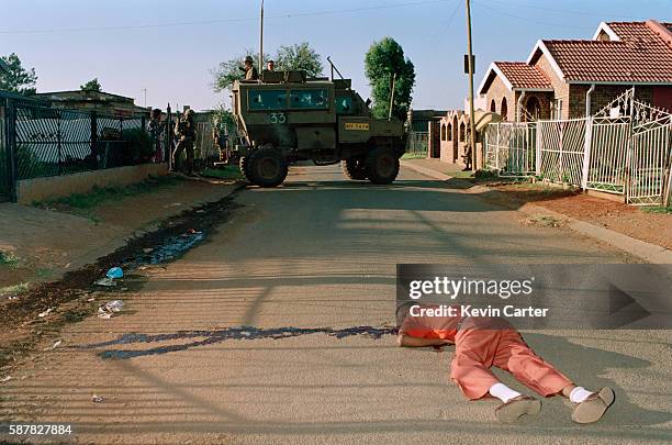 Man shot dead in the Inkatha Freedom Party area in Thokoza township.