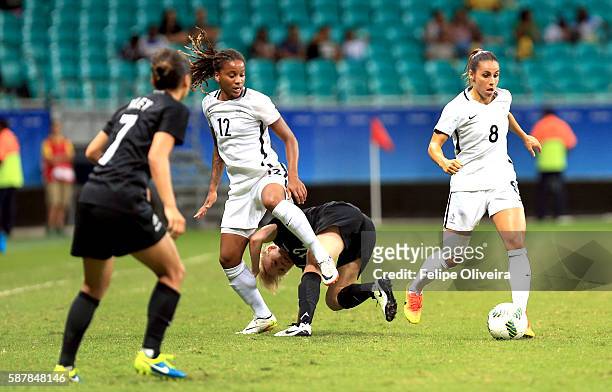 Jessica Houara of France in action match between New Zaland and France at Arena Fonte Nova on August 9, 2016 in Salvador, Brazil.