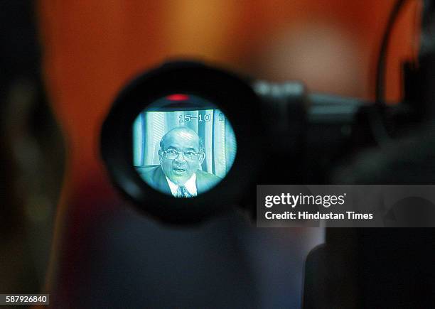 Ycv Reddy Y V Reddy Photos et images de collection - Getty Images