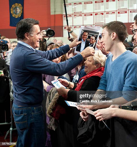 Mitt Romney Rally 250 Republican Cheerleaders Stock Photos, High-Res Pictures, and Images ...
