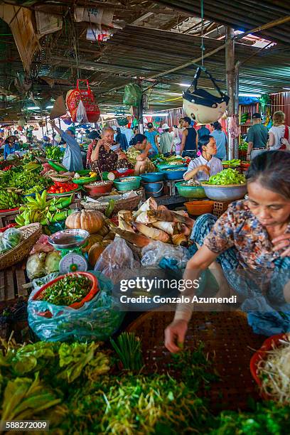 central market in hoi an. - vietnam market stock pictures, royalty-free photos & images