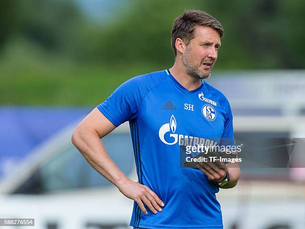 Mittersill, Oesterreich, , Trainingslager FC Schalke 04, Co-Trainer Sven Huebscher