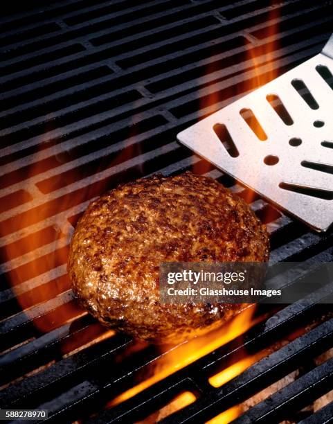 hamburger on grill - juicy stock pictures, royalty-free photos & images