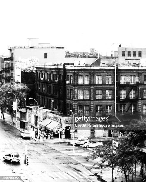 urban street scene, high angle view, new york city, usa - lower east side manhattan stockfoto's en -beelden