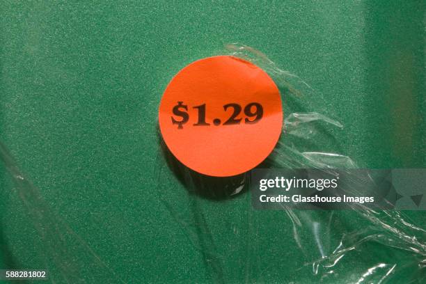 $1.29 price tag sticker - preisschild stock-fotos und bilder