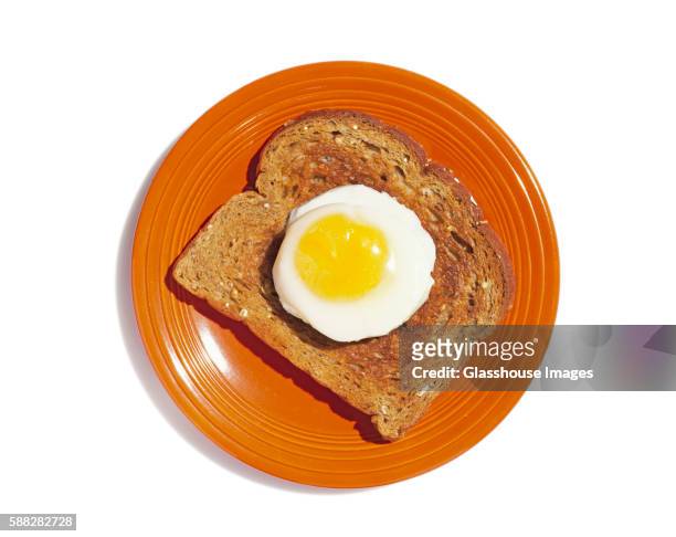 egg and toast - breakfast eggs stockfoto's en -beelden