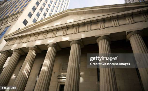 federal hall national memorial, new york city, usa - wallstreet stockfoto's en -beelden