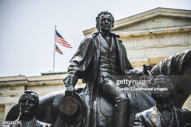 statue of three u.s. presidents, state capital building, raleigh, north carolina, usa - north carolina v north carolina state stock pictures, royalty-free photos & images