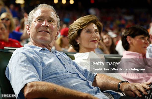 Bushside Ranger Laura 91 George And Laura Bush Texas Rangers Photos & High Res Pictures ...