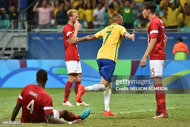 Luan Vieira of Brazil celebrates his goal scored against Denmark during the Rio 2016 Olympic Games mens first round Group A football match Brazil vs...