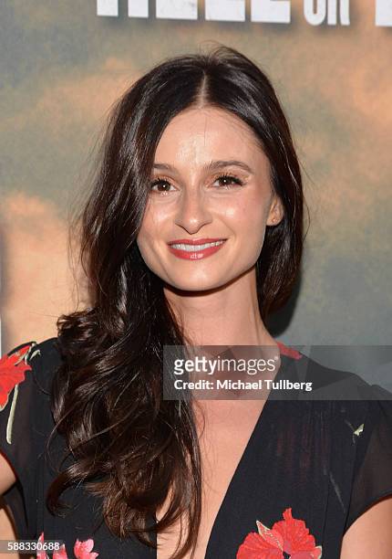 Actress Melanie Papalia arrives at the Los Angeles red carpet screening of 'Hell Or High Water' at ArcLight Hollywood on August 10, 2016 in...
