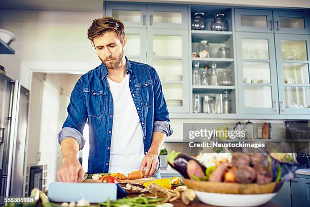 Man Using Kitchen Machine Kitchen Island Cooking Photos and Premium High Res Pictures - Getty Images