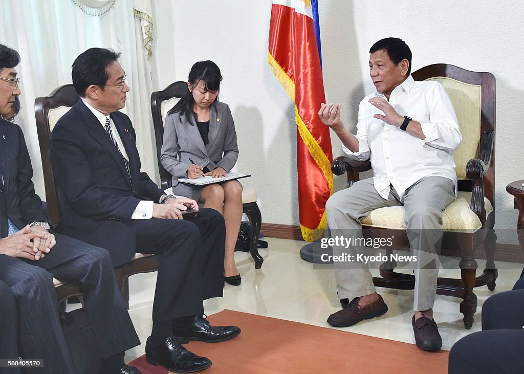 Japanese Foreign Minister Kishida meets Philippine Pres. Duterte
