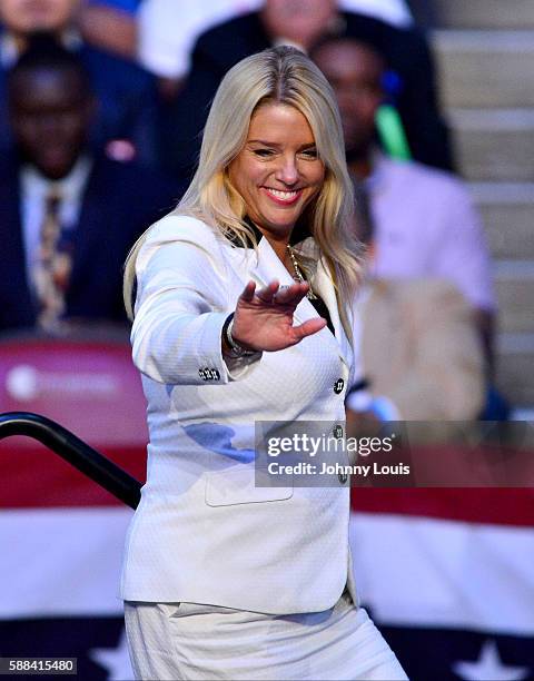 486 Florida Pam Bondi Stock Photos, High-Res Pictures, and Images
