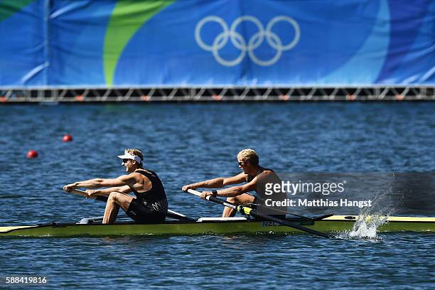 Eric Murray and Hamish Bond of New Zealand compete on their way to winning the gold medal in the Men's Pair Final A on Day 6 of the Rio 2016 Olympic...