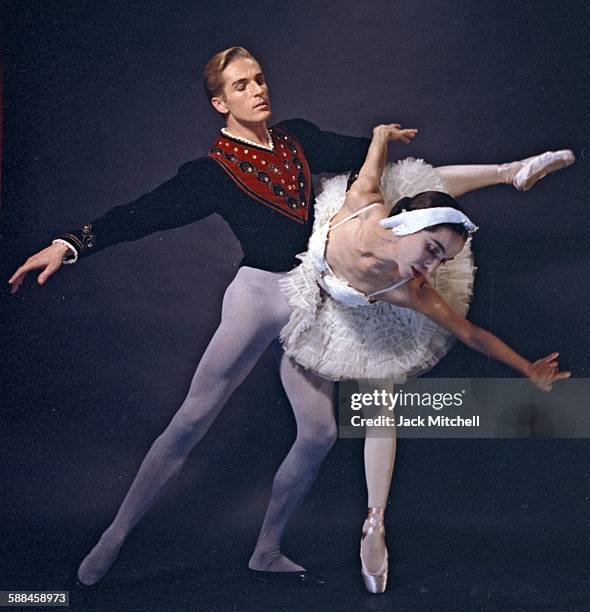 Maria Tallchief and Erik Bruhn in "Swan Lake", 1960.