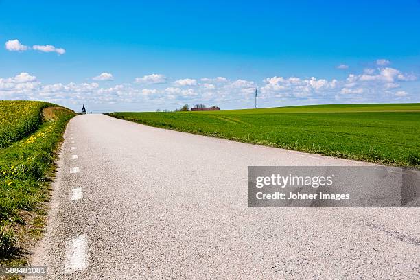 view of country road - country road stock pictures, royalty-free photos & images