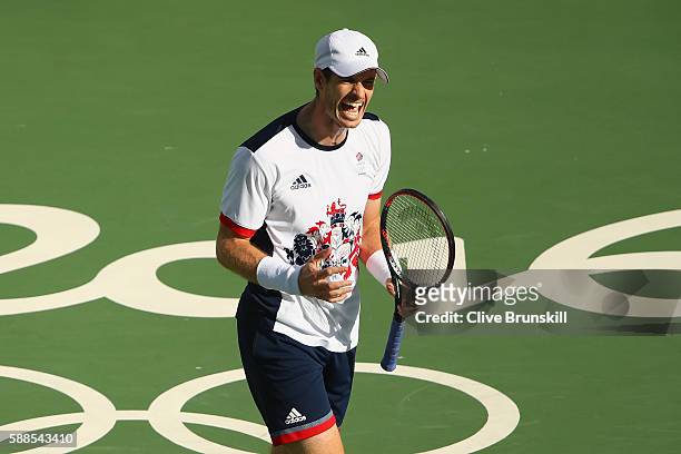 Andy Murray of Great Britain celebrates winning a point during the men's singles third round match against Fabio Fognini of Italy on Day 6 of the...