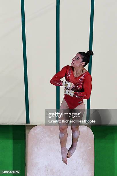 Aly Raosman Rio 80 Aly Raisman Vault Stock Photos, High-Res Pictures, and Images ...