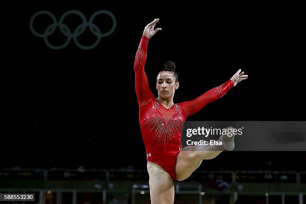 Alexandra Raisman Bio 3,940 Gymnast Alexandra Raisman Stock Photos, High-Res Pictures, and ...