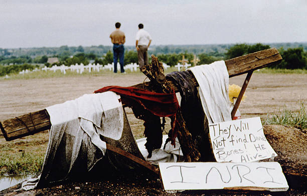 TX: 28th February 1993 - Waco Siege Begins