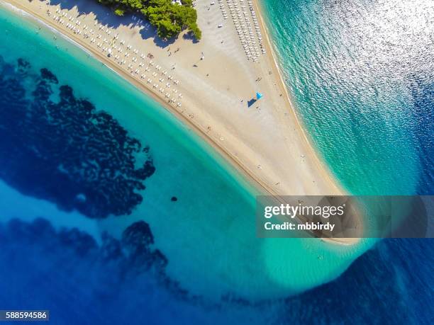 zlatni ラットビーチ、.bol .を進み、ブラチ島、ダルマチア,クロアチア - split croatia ストックフォトと画像