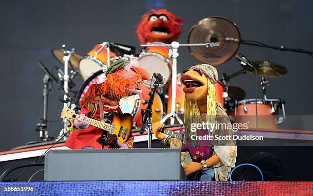Dr Teeth And The Electric Mayhem Photos and Premium High Res Pictures ...