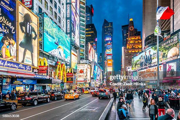 times square - new york city - times square night stock-fotos und bilder