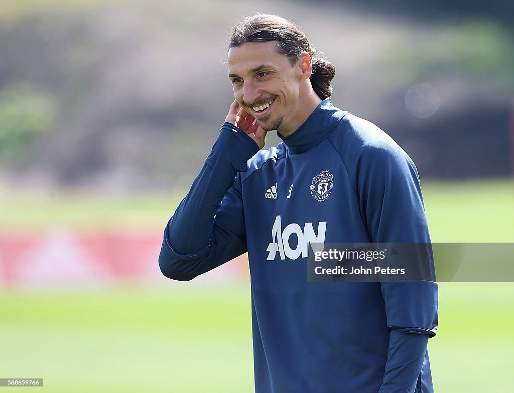 Manchester United Training and Press Conference