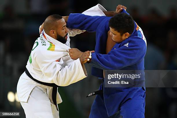 Roy Meyer of the Netherland competes against Sungmin Kim of South Korea during the Men's +100kg Judo contest on Day 7 of the Rio 2016 Olympic Games...