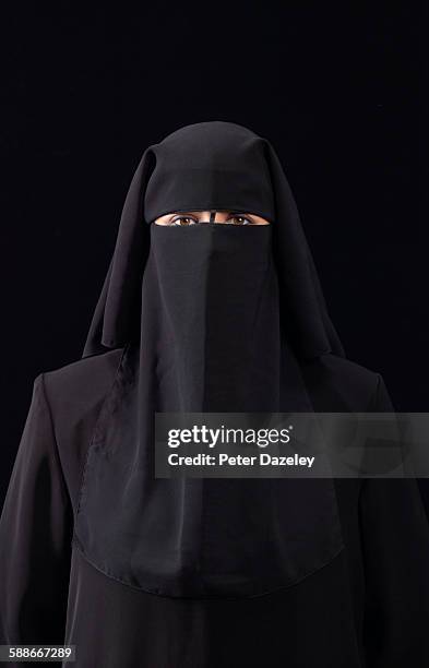 woman in burka - nikab stock-fotos und bilder