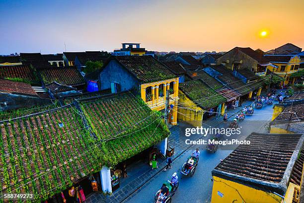 sunset in hoian ancient town, vietnam - hanoi fotografías e imágenes de stock