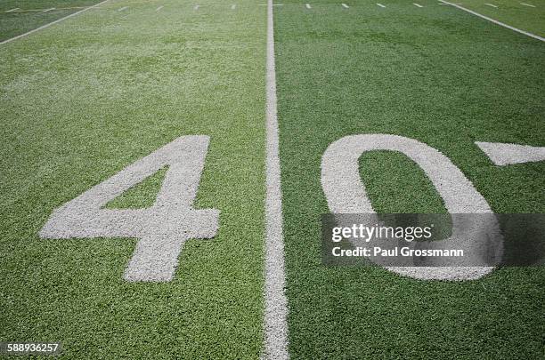 football field marking of 40 yard line - forty yard line 個照片及圖片檔