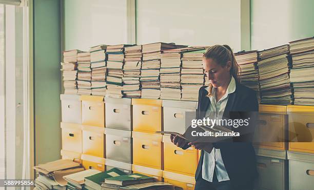 Person Filing Work 4,023 Filing Documents Stock Photos, High-Res Pictures, and Images ...